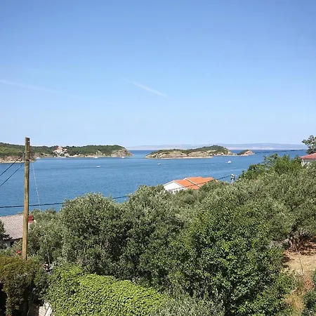Apartment By The Sea - Gornja, Rab - 5053 Supetarska Draga