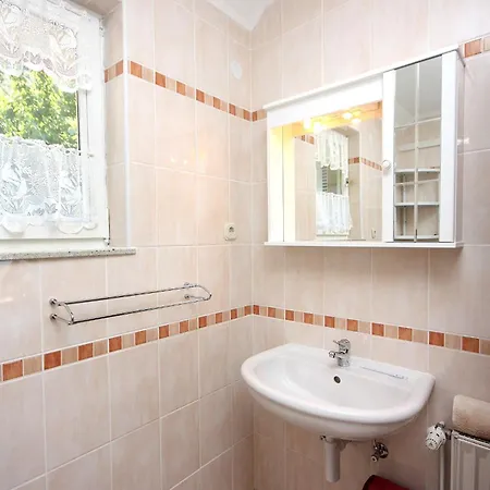Apartment By The Sea - Gornja, Rab - 5053 Supetarska Draga