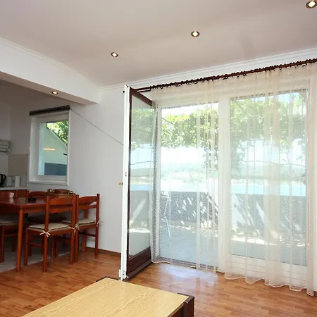 Apartment By The Sea - Gornja, Rab - 5053 Supetarska Draga